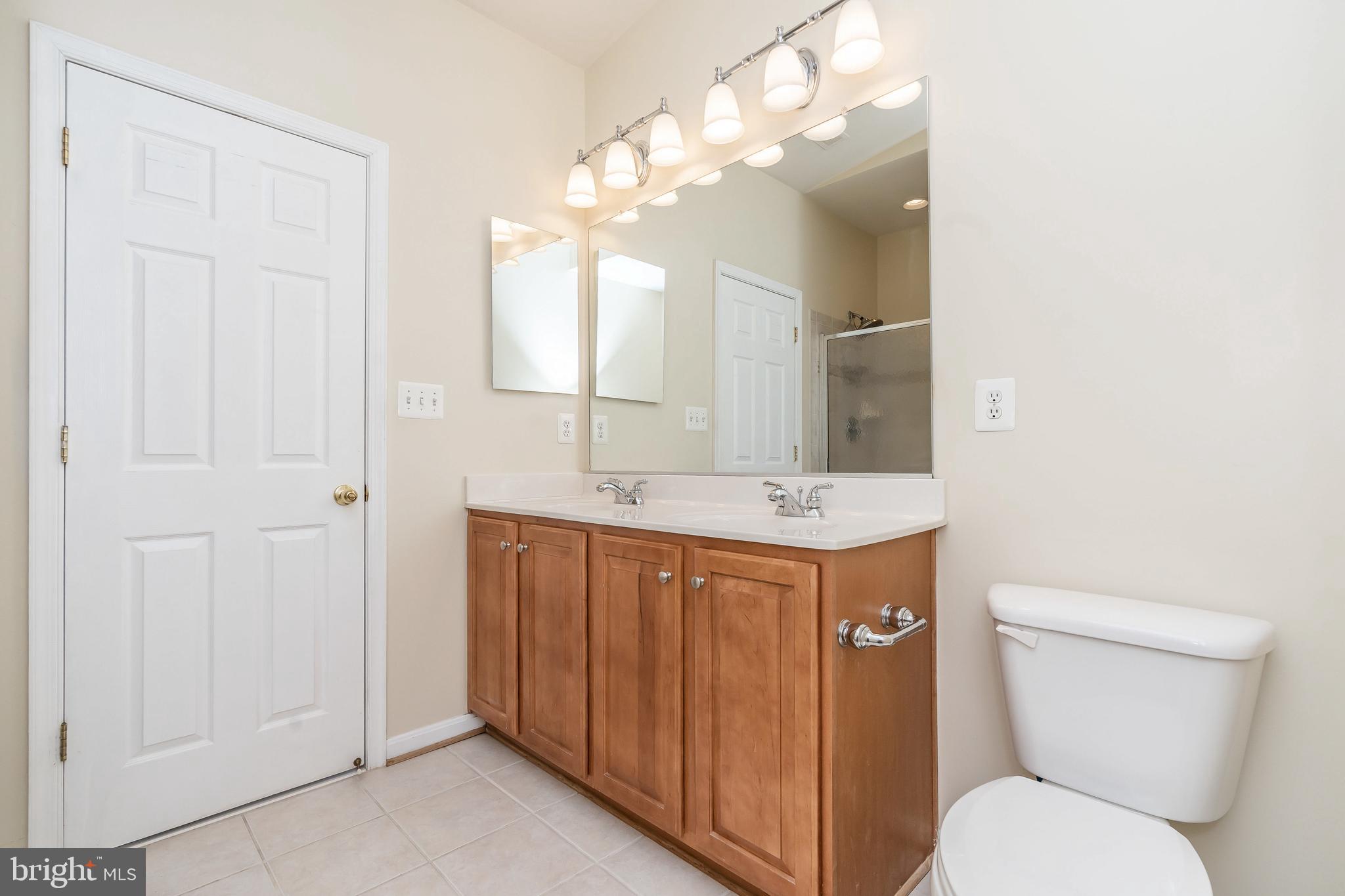 8 South Exeter Street, Unit 142 Baltimore, MD 21202 - Photo 33 of 43 Double Vanity