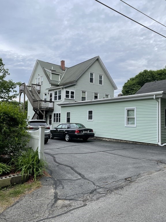 17 Mt Pleasant Street Webster, MA 01570 - Photo 1 of 27