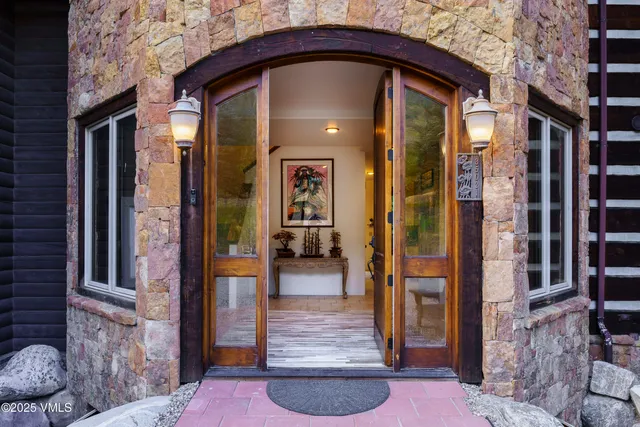 $5,250,000 | 35021 Highway 6, Edwards, CO 81632