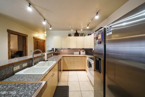 $5,250,000 | 35021 Highway 6, Edwards, CO 81632