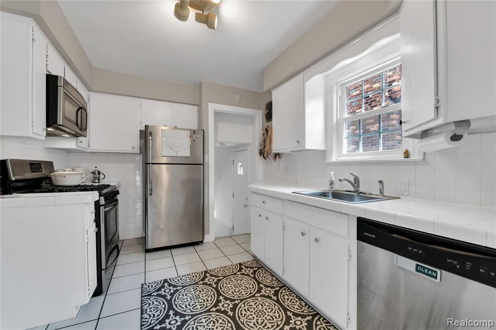 467 Touraine Road Grosse Pointe Farms, MI 48236 - Photo 11 of 25