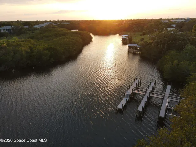 a view of an outdoor space with seating area