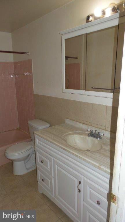 4314 Kinmount Road Lanham, MD 20706 - Photo 7 of 24 Bath