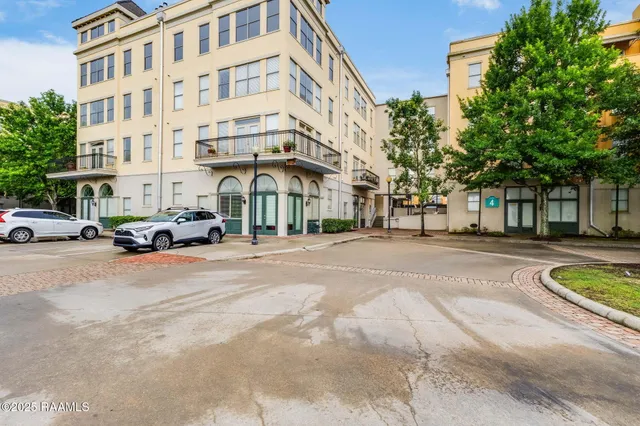 $239,000 | 201 Settlers Trace Boulevard, Unit 4404, Lafayette, LA 70508