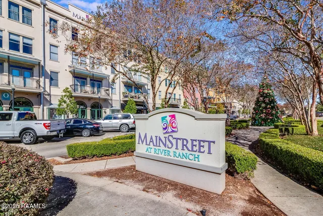 $239,000 | 201 Settlers Trace Boulevard, Unit 4404, Lafayette, LA 70508