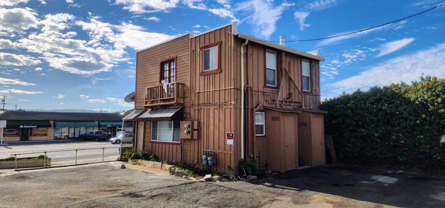 1591 Del Monte Boulevard Seaside, CA 93955 - Photo 3 of 20 a front view of a house