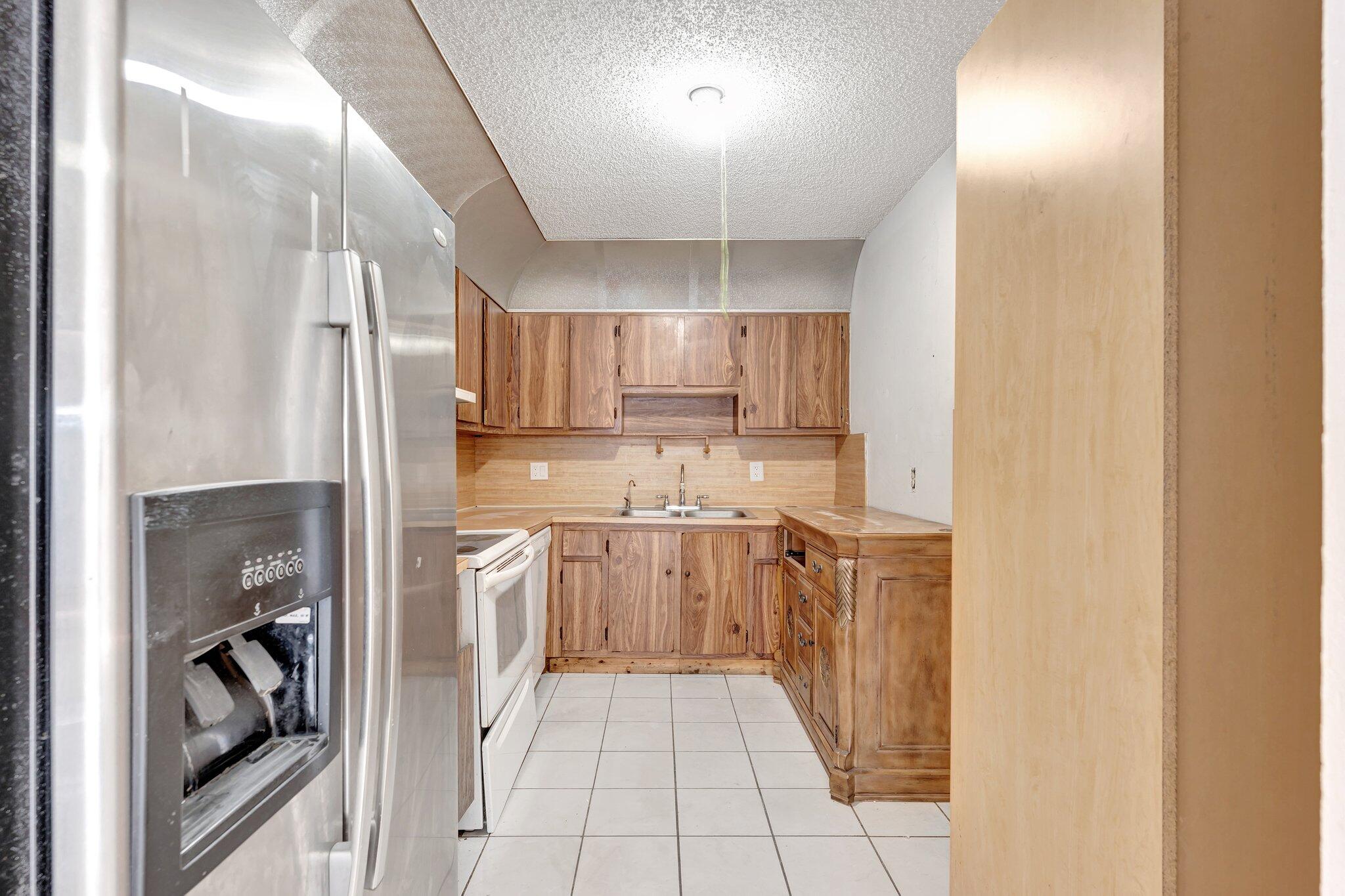 6160 Southwest 4th Street Margate, FL 33068 - Photo 14 of 31 16-web-or-mls-DSC01054