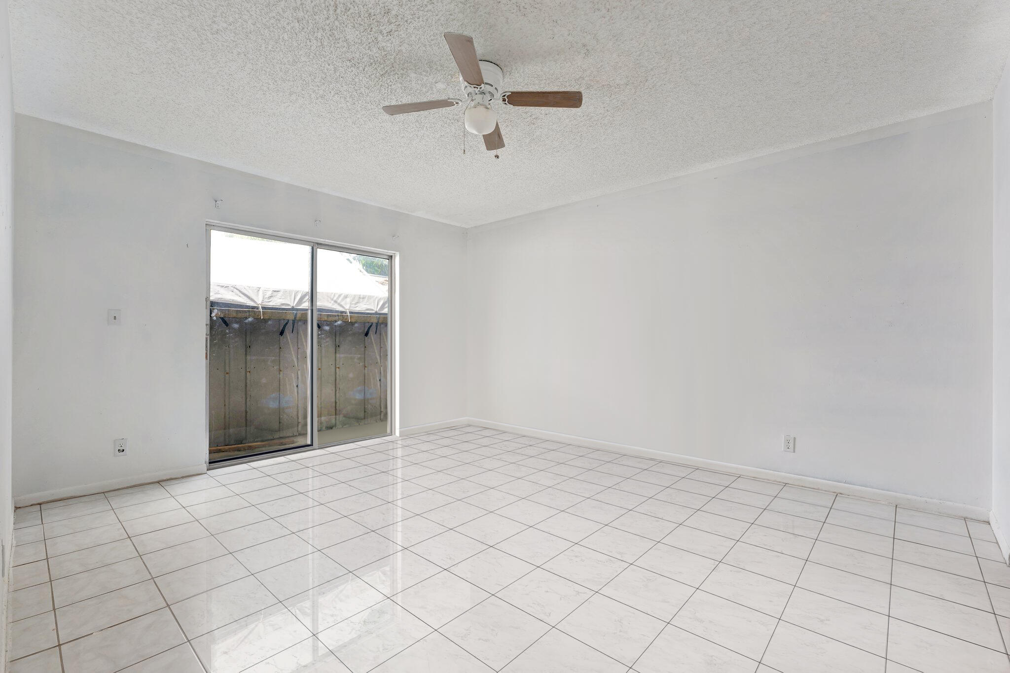 6160 Southwest 4th Street Margate, FL 33068 - Photo 16 of 31 5-web-or-mls-DSC00989