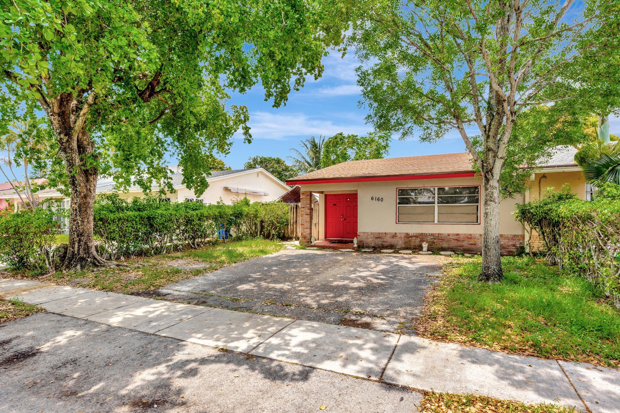 6160 Southwest 4th Street Margate, FL 33068 - Photo 4 of 31 2-web-or-mls-DSC01135