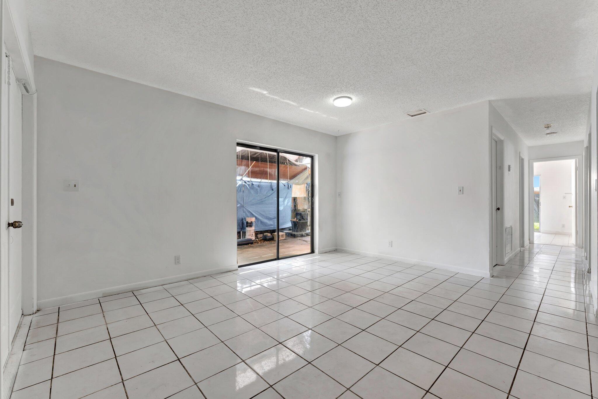 6160 Southwest 4th Street Margate, FL 33068 - Photo 8 of 31 22-web-or-mls-DSC01084