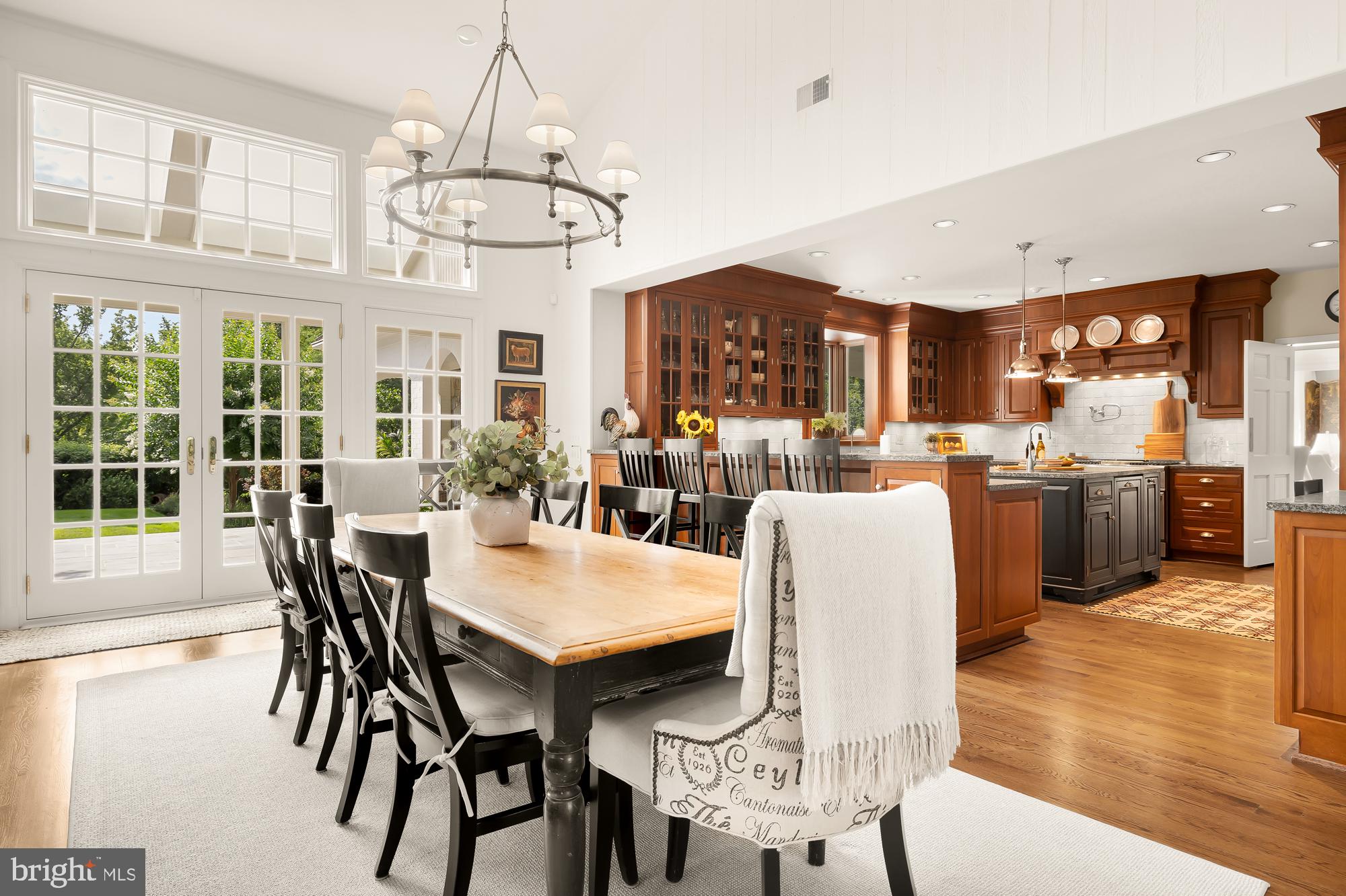 11101 Piney Meetinghouse Road Potomac, MD 20854 - Photo 12 of 96 Bright and inviting kitchen space.