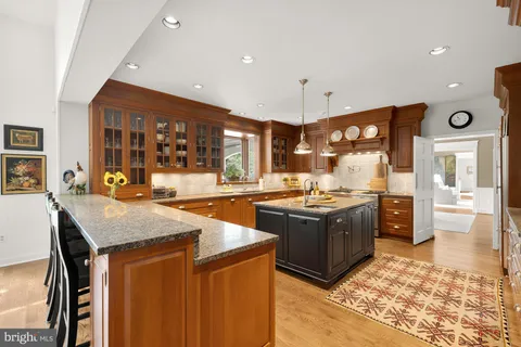 $3,950,000 | 11101 Piney Meetinghouse Road, Potomac, MD 20854