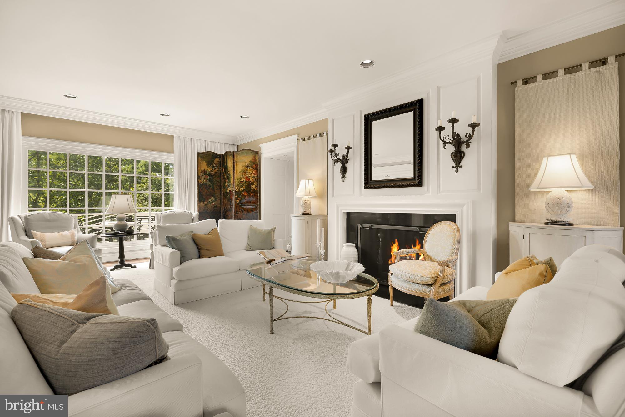 11101 Piney Meetinghouse Road Potomac, MD 20854 - Photo 22 of 96 Elegant living space with cozy ambiance.