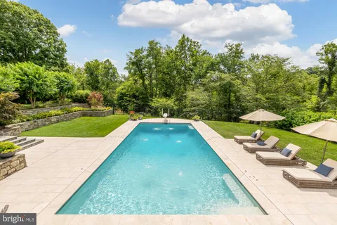 $3,950,000 | 11101 Piney Meetinghouse Road, Potomac, MD 20854