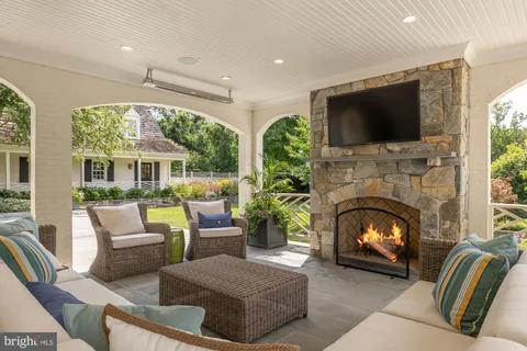 $3,950,000 | 11101 Piney Meetinghouse Road, Rockville, MD 20854