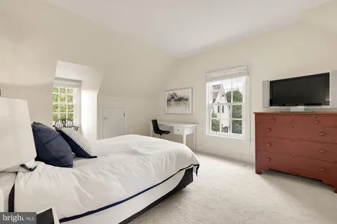 $3,950,000 | 11101 Piney Meetinghouse Road, Potomac, MD 20854