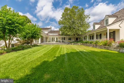 $3,950,000 | 11101 Piney Meetinghouse Road, Potomac, MD 20854