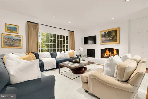 $3,950,000 | 11101 Piney Meetinghouse Road, Potomac, MD 20854