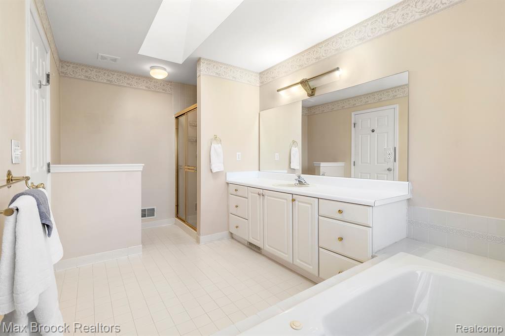 39740 Squire Road Novi, MI 48375 - Photo 20 of 41 Gallery Image 20