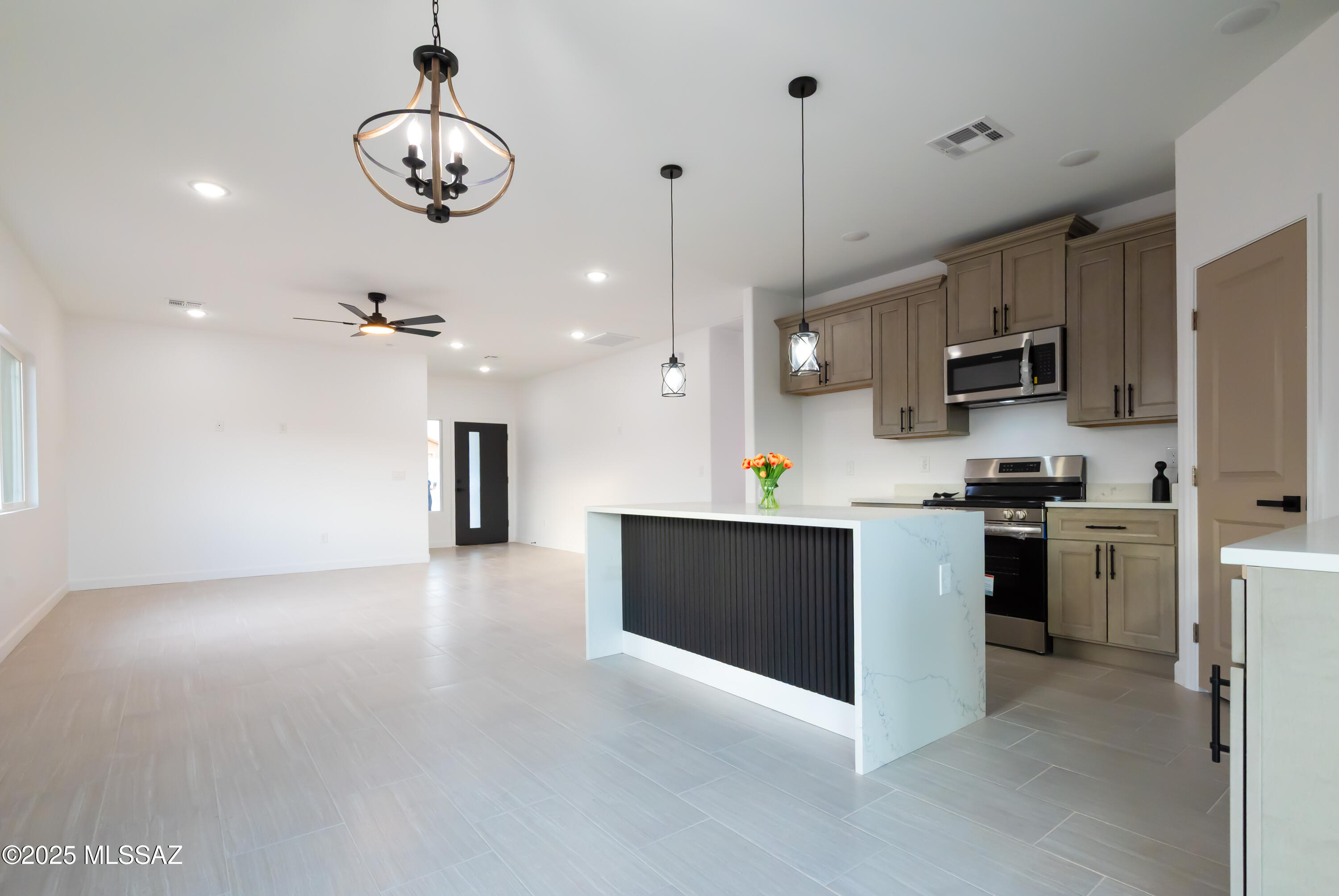 1686 Circulo Bahia Rio Rico, AZ 85648 - Photo 4 of 20