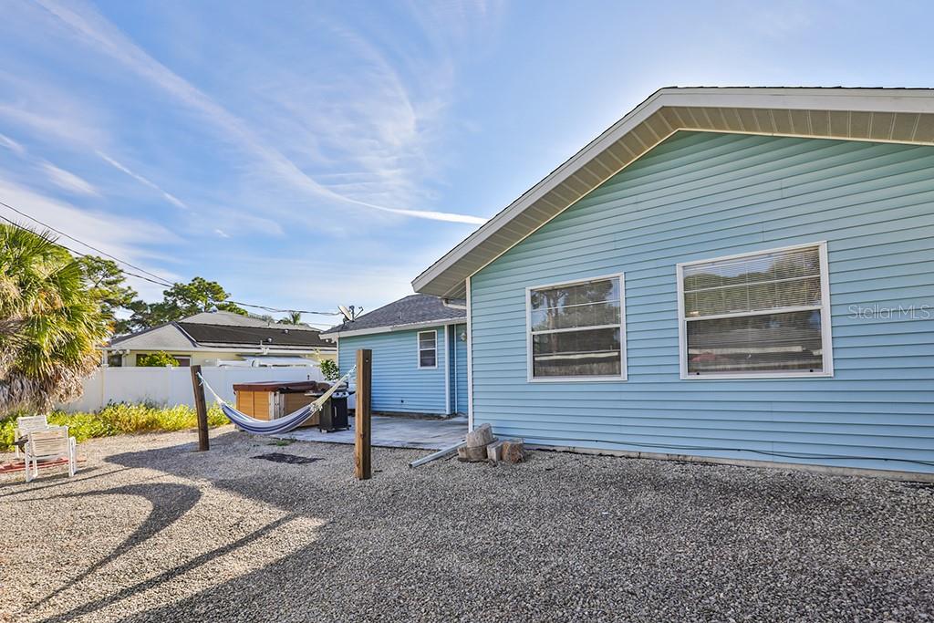 1116 Porpoise Road Venice, FL 34293 - Photo 9 of 25 Gallery Image 9