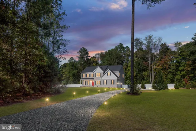 a view of a tennis court