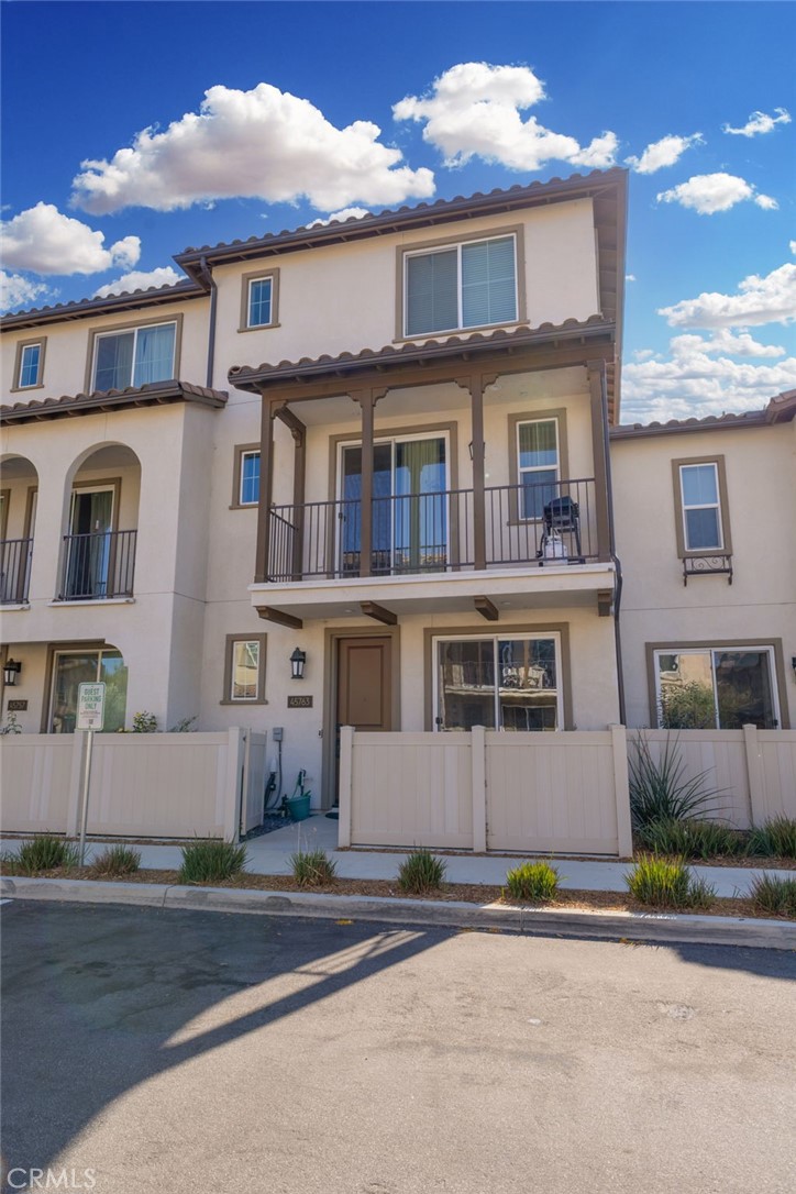 45763 Via Nubes Temecula, CA 92592 - Photo 3 of 63 a front view of a house