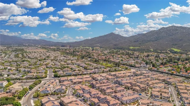 $575,000 | 45763 Via Nubes, Temecula, CA 92592