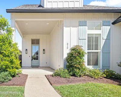 $350,000 | 212 Santander Drive, Youngsville, LA 70592