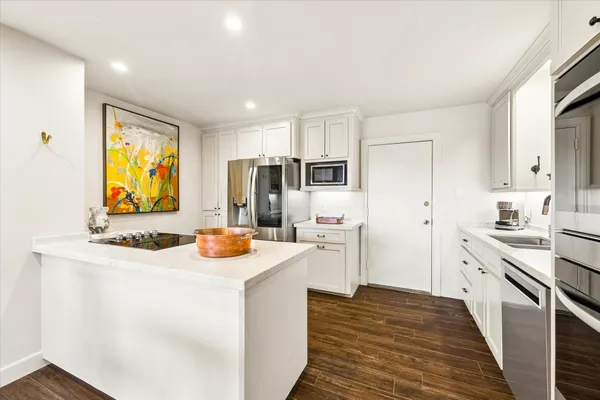 $749,000 | 2929 Buffalo Speedway, Unit A203, Houston, TX 77098