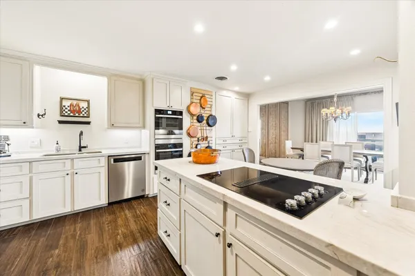 $749,000 | 2929 Buffalo Speedway, Unit A203, Houston, TX 77098