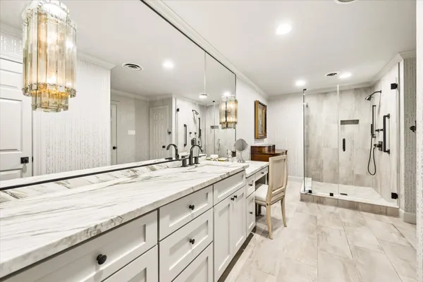 $749,000 | 2929 Buffalo Speedway, Unit A203, Houston, TX 77098