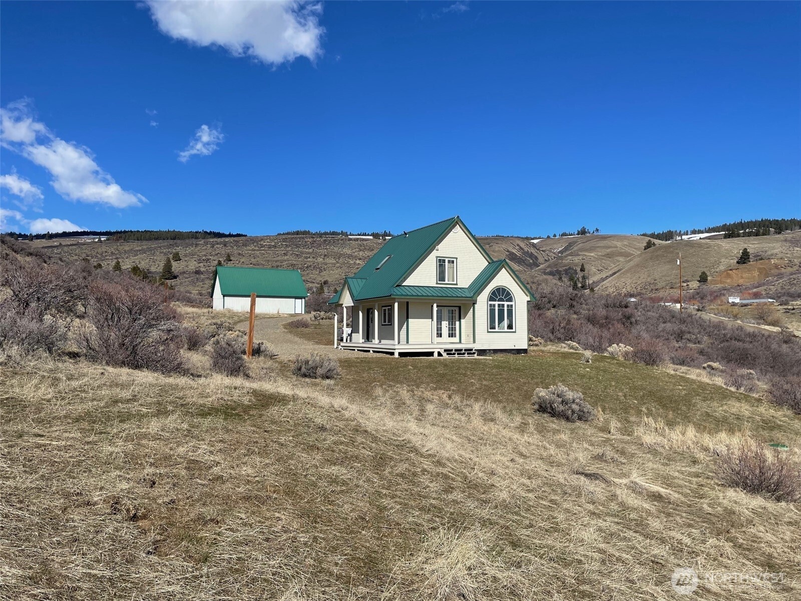 8721 Robbins Road Ellensburg, WA 98926 - Photo 1 of 27 Gallery Image 1