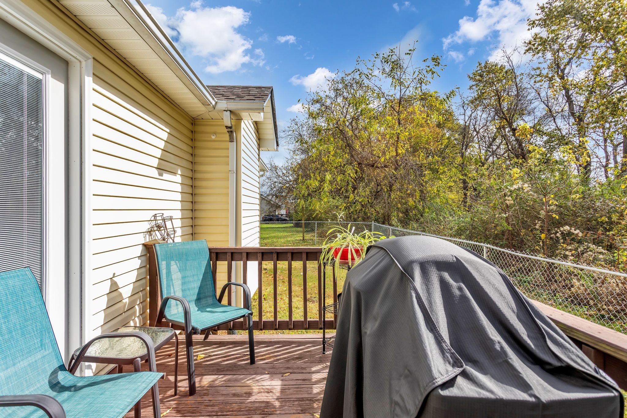 116 Jackson Street Mount Pleasant, TN 38474 - Photo 23 of 27 a view of balcony with furniture and wooden floor