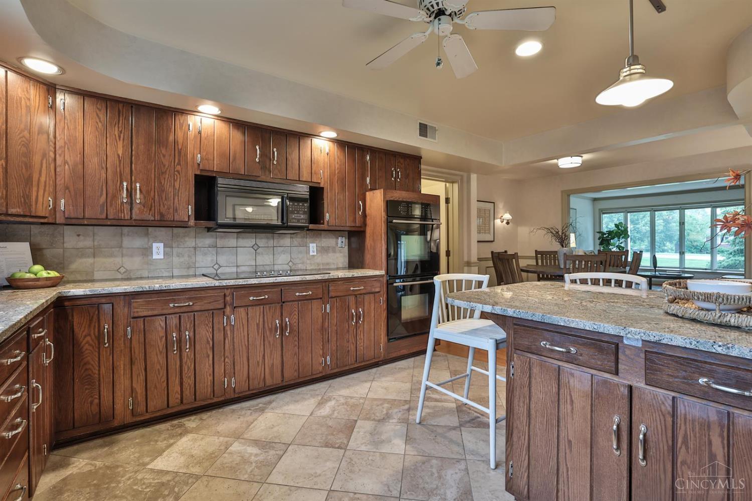 6152 Springdale Road Cincinnati, OH 45247 - Photo 18 of 64