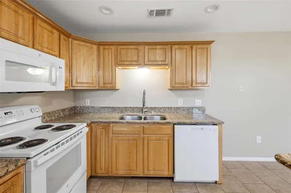 $575,000 | 2801 Wayside Avenue, Fort Worth, TX 76110
