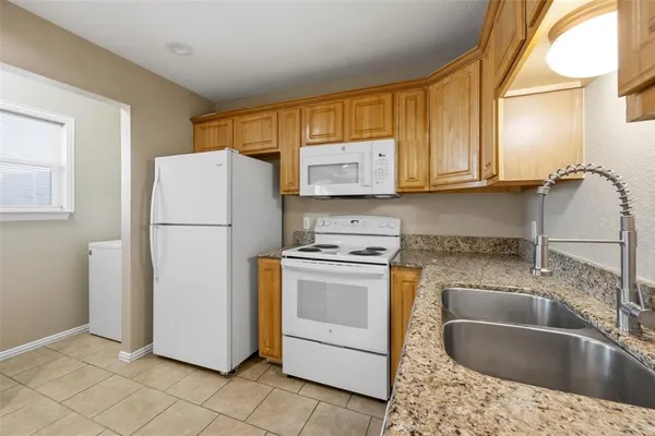 $575,000 | 2801 Wayside Avenue, Fort Worth, TX 76110