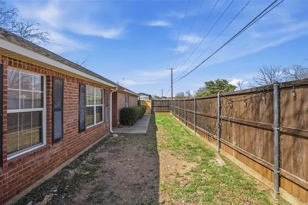 $575,000 | 2801 Wayside Avenue, Fort Worth, TX 76110