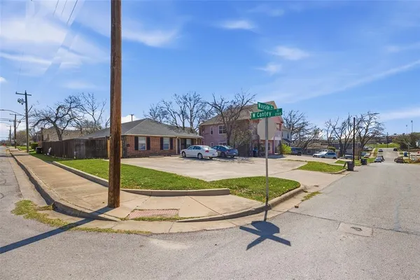 $575,000 | 2801 Wayside Avenue, Fort Worth, TX 76110