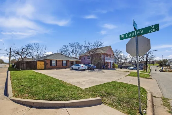 $575,000 | 2801 Wayside Avenue, Fort Worth, TX 76110