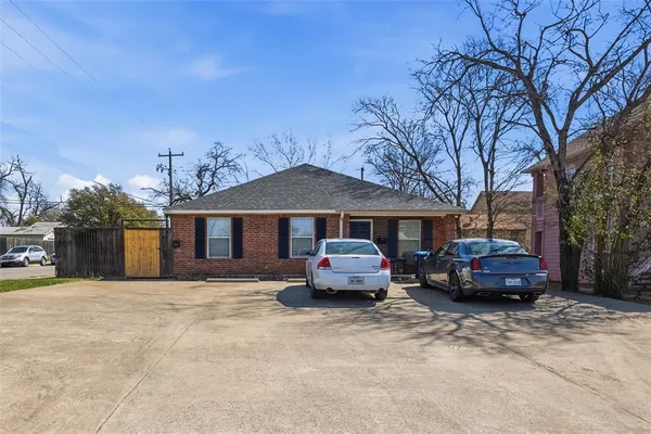 $575,000 | 2801 Wayside Avenue, Fort Worth, TX 76110