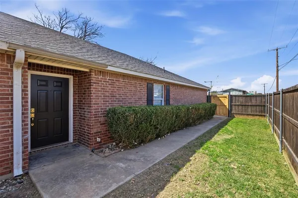 $575,000 | 2801 Wayside Avenue, Fort Worth, TX 76110