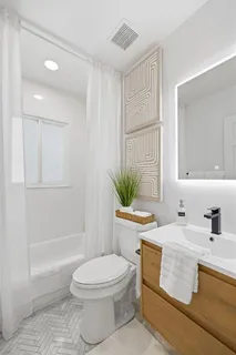 $498,500 | 706 39th Avenue Northeast, St. Petersburg, FL 33703