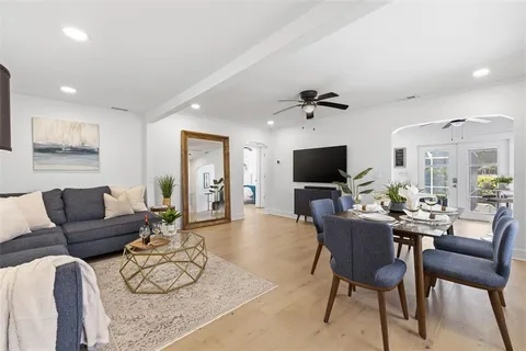 $498,500 | 706 39th Avenue Northeast, St. Petersburg, FL 33703