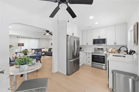 $498,500 | 706 39th Avenue Northeast, St. Petersburg, FL 33703