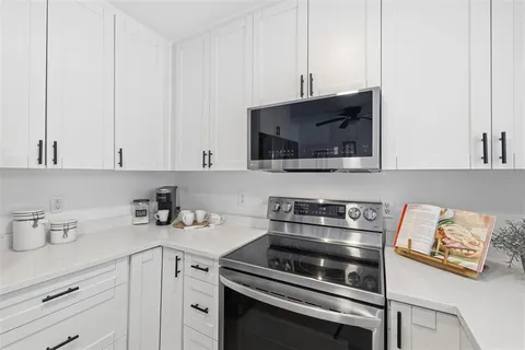 $498,500 | 706 39th Avenue Northeast, St. Petersburg, FL 33703