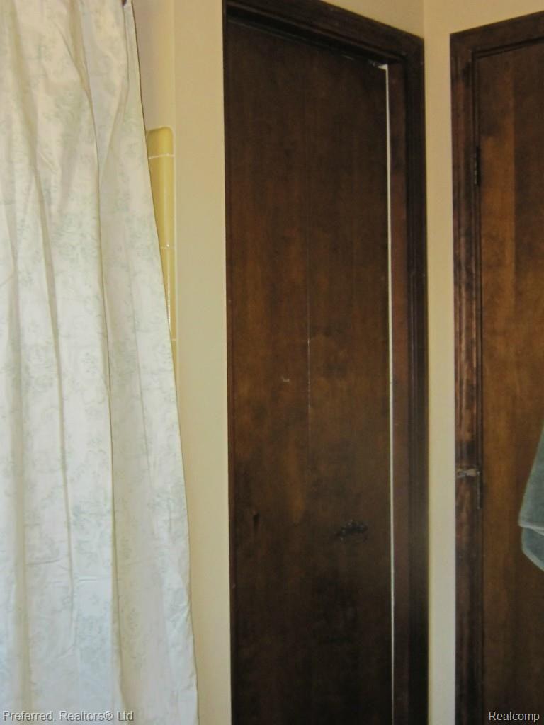 4222 Berry Road Plymouth, MI 48170 - Photo 26 of 29 4222 Berry Road linen storage in main bath.jpg