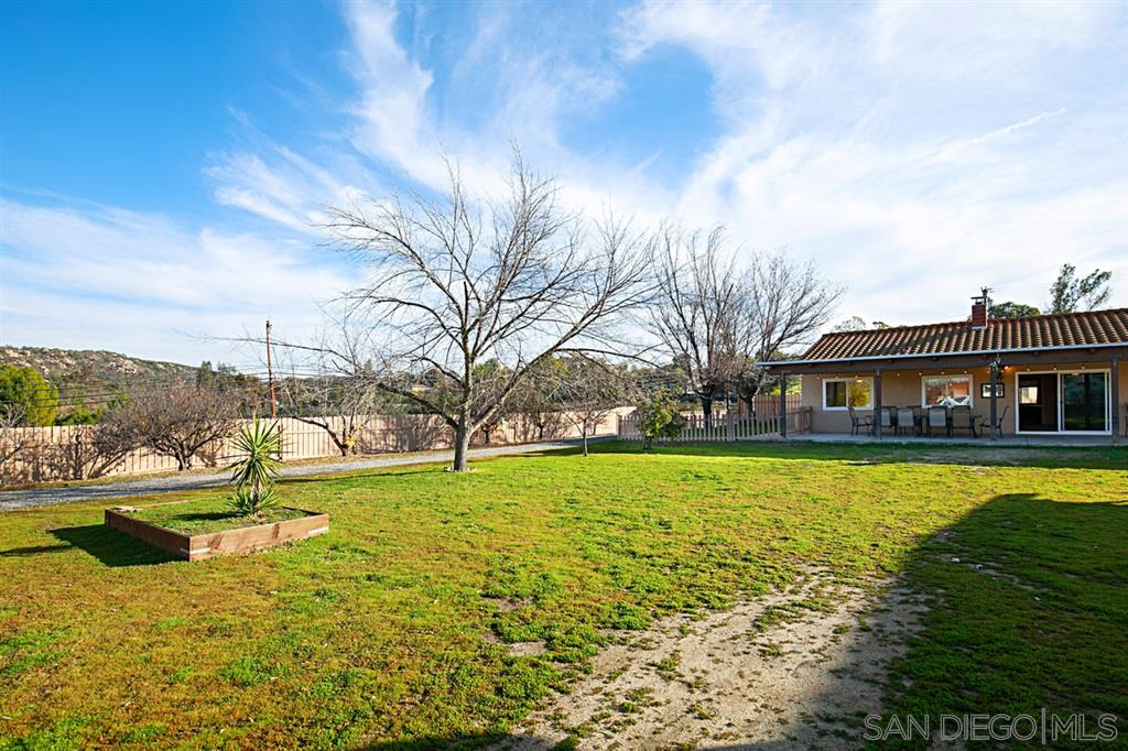 1774 Roble Grande Road Alpine, CA 91901 - Photo 8 of 25 Flat and usable!