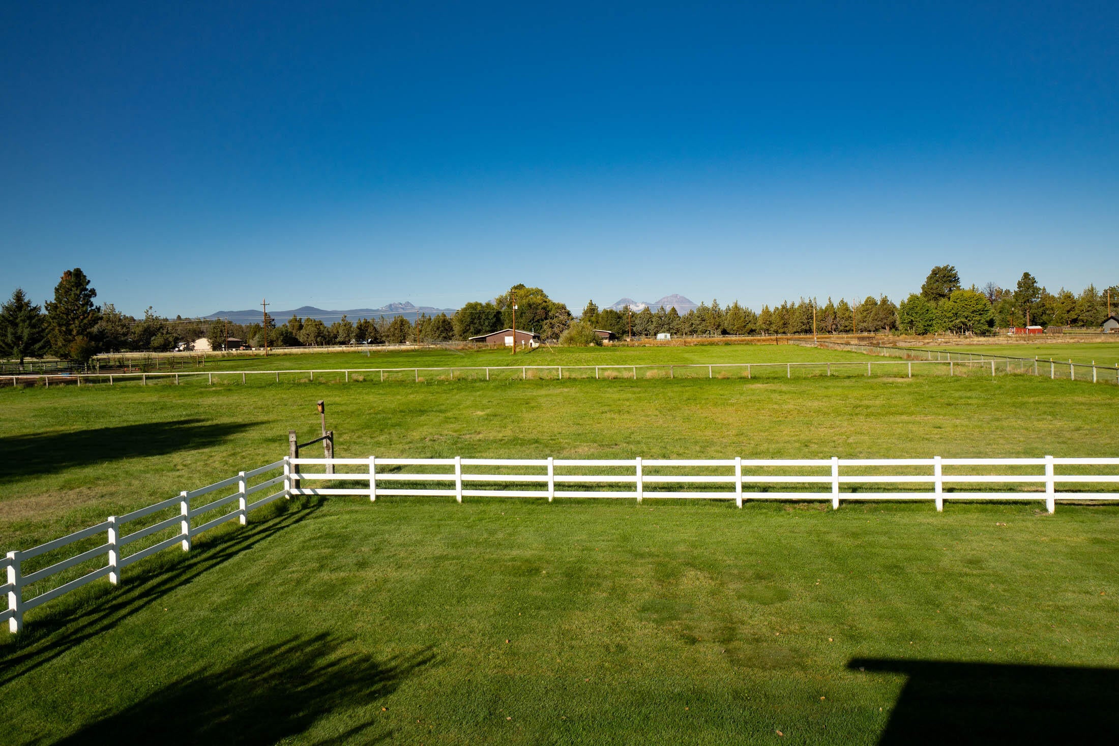 65010 Gerking Market Road Bend, OR 97703 - Photo 3 of 39 Cascade Mountain Views