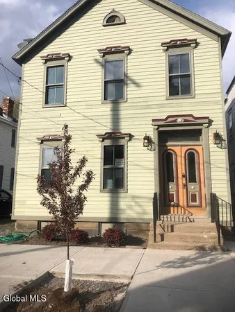 $2,150 | 122 North Ferry Street, Unit 1, Schenectady, NY 12305